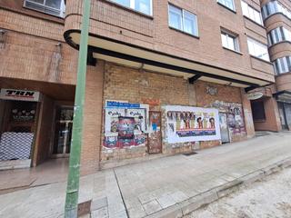 Locale commerciale  Legión española. Se vende local de obra de 150 m2 en zona calle madrid