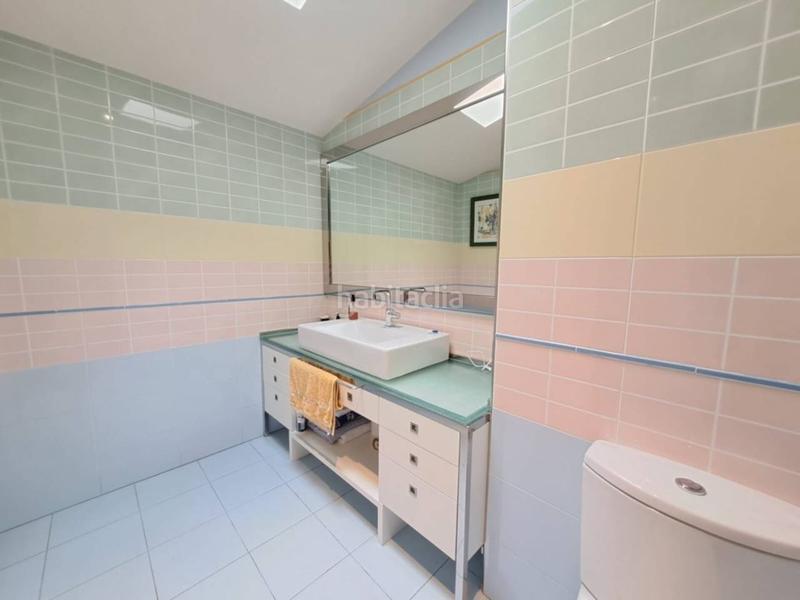 Foto 01f0c866-3d20-4983-abdf-a95495bebc9d. Casa adosada impresionante chalet con jardin y terrazas en la quinta en Burgos