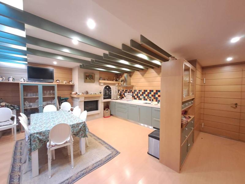 Foto 135fe83a-8f92-404d-8de6-d83332978bca. Casa adosada impresionante chalet con jardin y terrazas en la quinta en Burgos