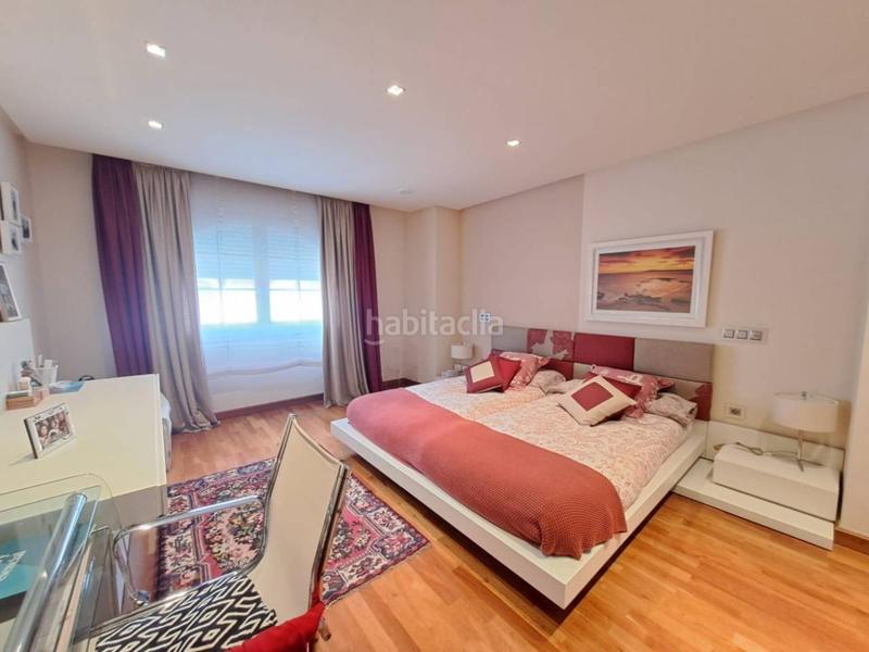 Foto 62468f4d-154d-4467-a58e-897e050fc63a. Casa adosada impresionante chalet con jardin y terrazas en la quinta en Burgos