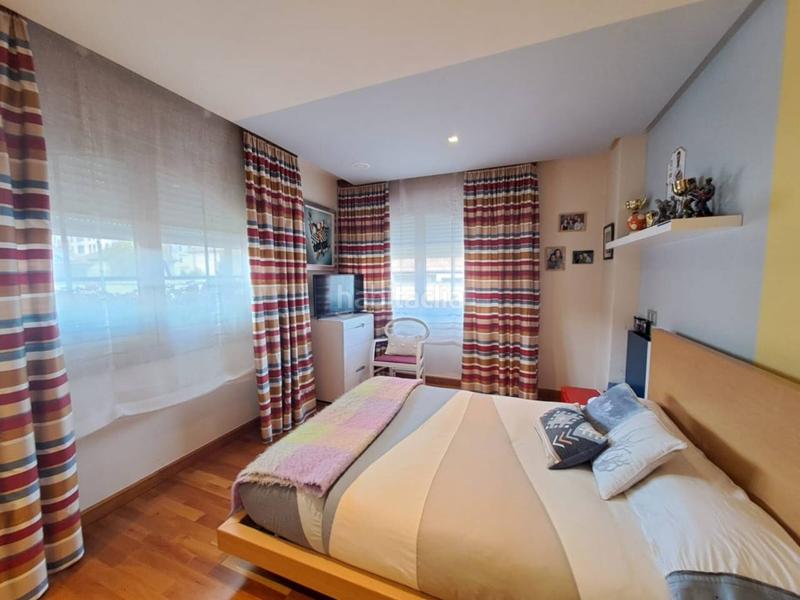 Foto 6d9033d4-488f-4350-baec-d200b061c92e. Casa adosada impresionante chalet con jardin y terrazas en la quinta en Burgos