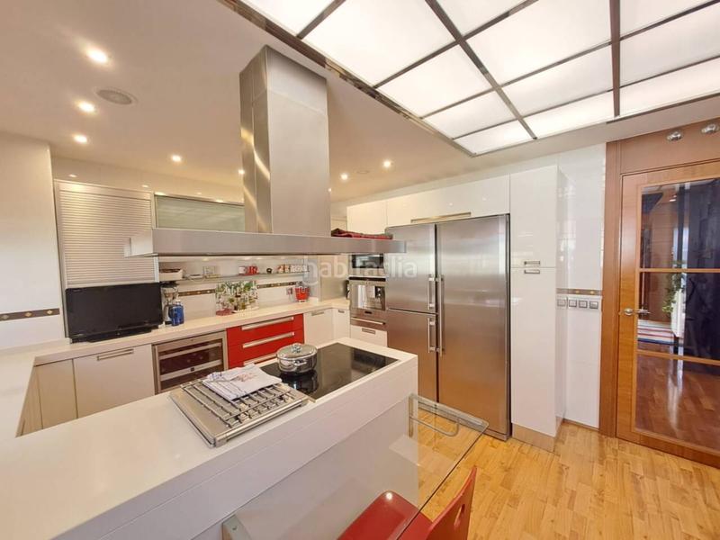 Foto 750dd8d2-8952-4f81-84c7-f70298e7513d. Casa adosada impresionante chalet con jardin y terrazas en la quinta en Burgos