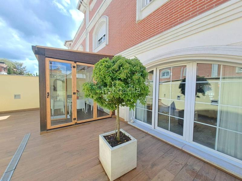 Foto c83f6df7-756b-4f50-82b4-e5f805aa2af2. Casa adosada impresionante chalet con jardin y terrazas en la quinta en Burgos