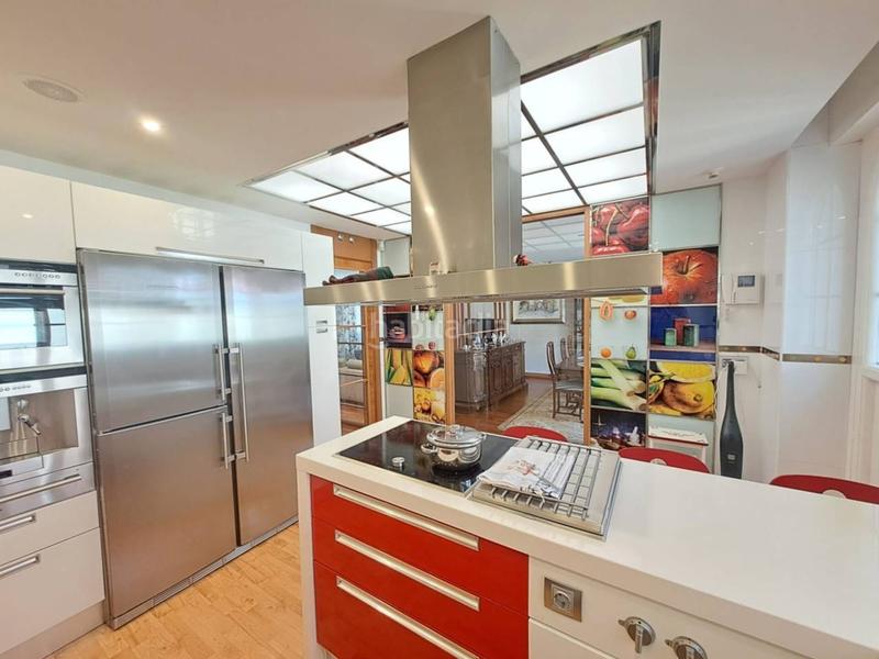 Foto deb2c6af-471c-4f89-99d8-f9db7311df8e. Casa adosada impresionante chalet con jardin y terrazas en la quinta en Burgos