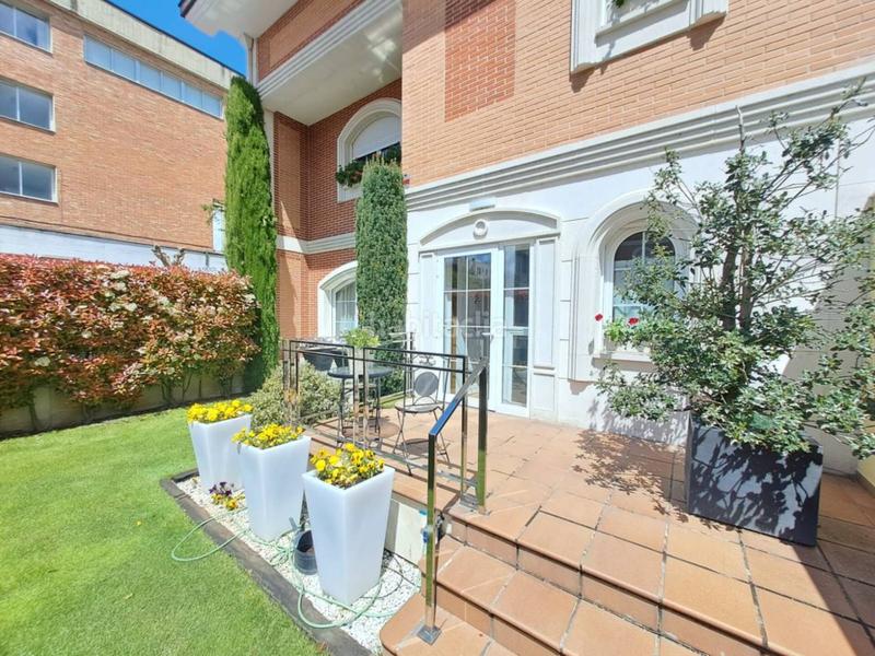 Foto e0719ad4-91e6-439e-9b63-f4d98b7b8b5e. Casa adosada impresionante chalet con jardin y terrazas en la quinta en Burgos