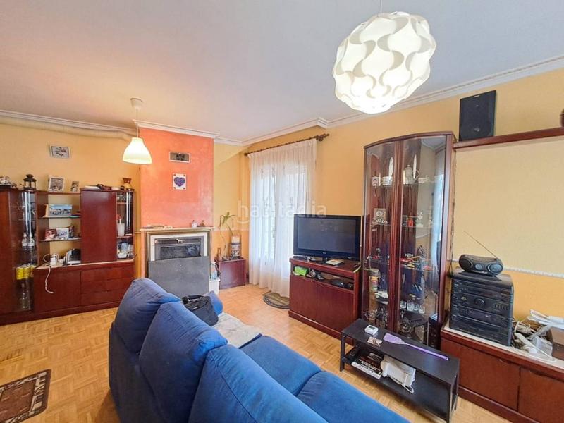 Foto 0a0ca903-6881-405e-978e-a6a75f622ee0. Casa adossada amb calefacció aparcament a Villafría - La Ventilla - Castañares Burgos