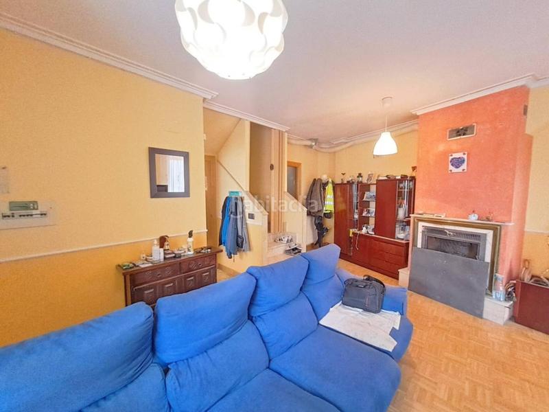 Foto 628fef66-3fdb-423e-8976-475b38e60e5e. Casa adossada amb calefacció aparcament a Villafría - La Ventilla - Castañares Burgos