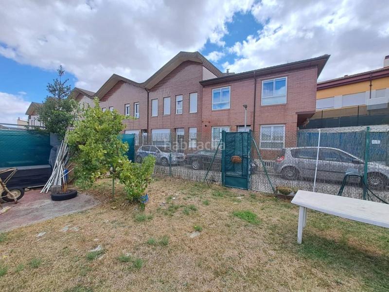 Foto 6e00b359-157f-4f10-a822-d4b9605a880c. Casa adossada amb calefacció aparcament a Villafría - La Ventilla - Castañares Burgos