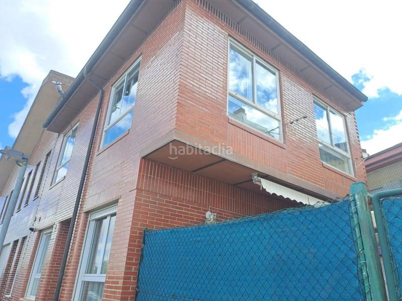 Foto 7442e840-f326-4522-8910-ec755ed3ee1b. Casa adossada amb calefacció aparcament a Villafría - La Ventilla - Castañares Burgos