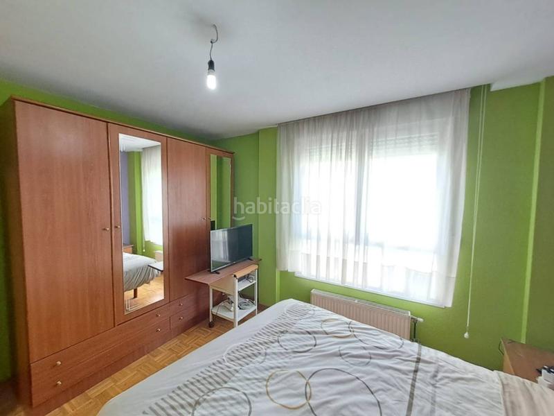 Foto f66c6b73-b861-43fa-a91b-f5c25db698cd. Casa adossada amb calefacció aparcament a Villafría - La Ventilla - Castañares Burgos