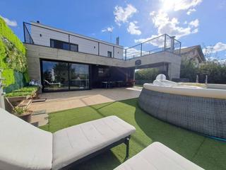 Chalet à Ibeas de Juarros. Impresionante chalet unifamiliar en los tomillares con jardin