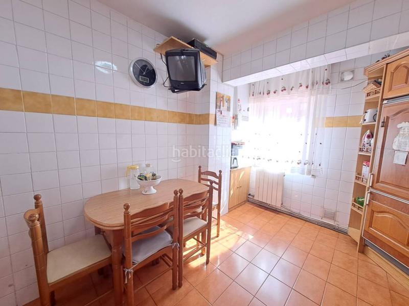 Foto f1ac09dc-0f10-493e-babb-f16b8b79053b. Appartement avec chauffage dans Gamonal - San Bruno - G9 Burgos