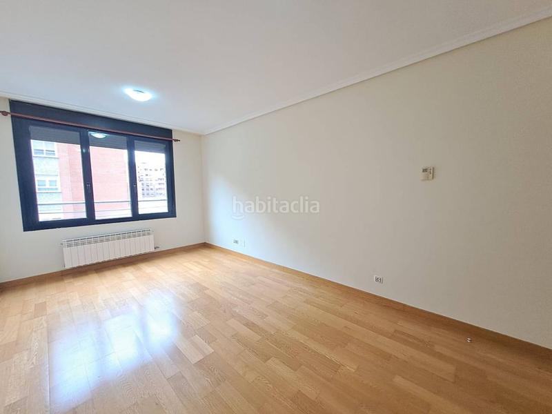 Foto da0d6e4a-820f-4e0e-8ed6-d68af01a2a94. Appartement avec chauffage dans Juan XXIII - Las Torres - G2 Burgos