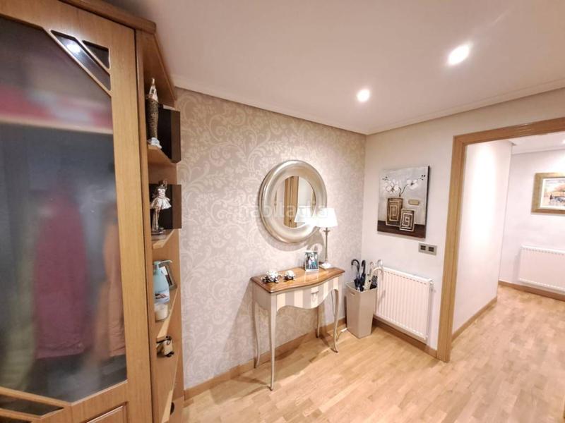 Foto 8fd4e5e8-40d0-412f-849d-23ce0a51664d. Appartamento con riscaldamento parcheggio in Gamonal - San Bruno - G9 Burgos