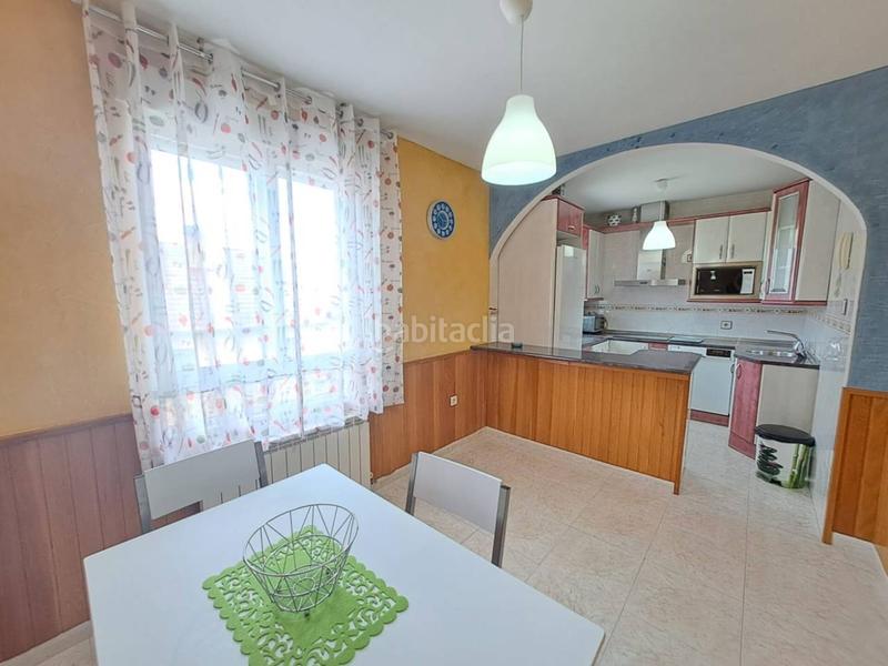 Foto daf37cdb-328d-4b9c-a816-ecf7bd5f2b00. Pis amb calefacció a Villafría - La Ventilla - Castañares Burgos