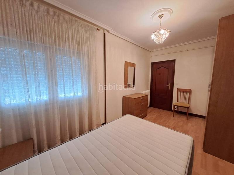 Foto 2a82b355-9e5b-42e8-b912-159073e8f80d. Pis amb calefacció aparcament a Los Vadillos - R. Sanitaria - Pozanos Burgos