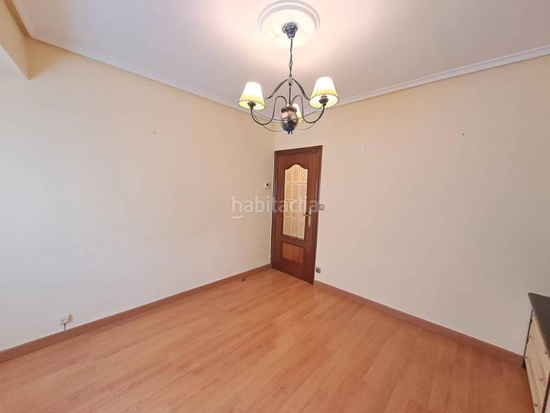 Foto 33ada3a6-81fe-4210-a11c-96e79679aecb. Pis amb calefacció aparcament a Los Vadillos - R. Sanitaria - Pozanos Burgos