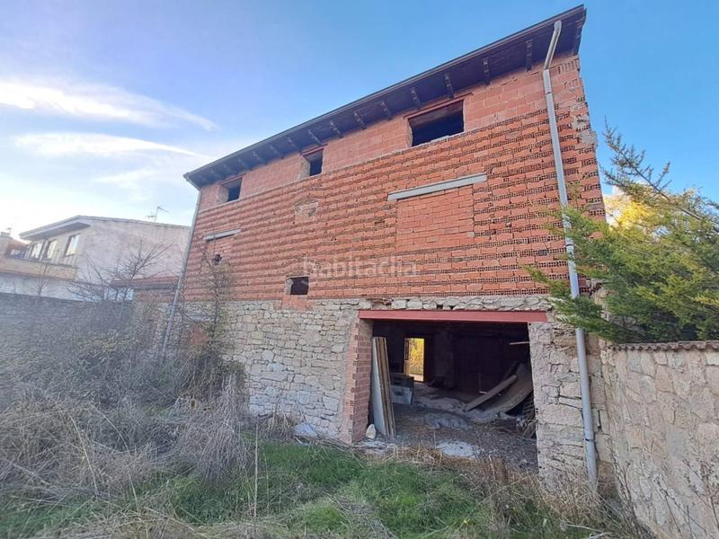 Foto a842e3f9-69fd-4fe0-b044-6956342a6fdc. Maison jumelée avec parking dans Quintanilla Vivar