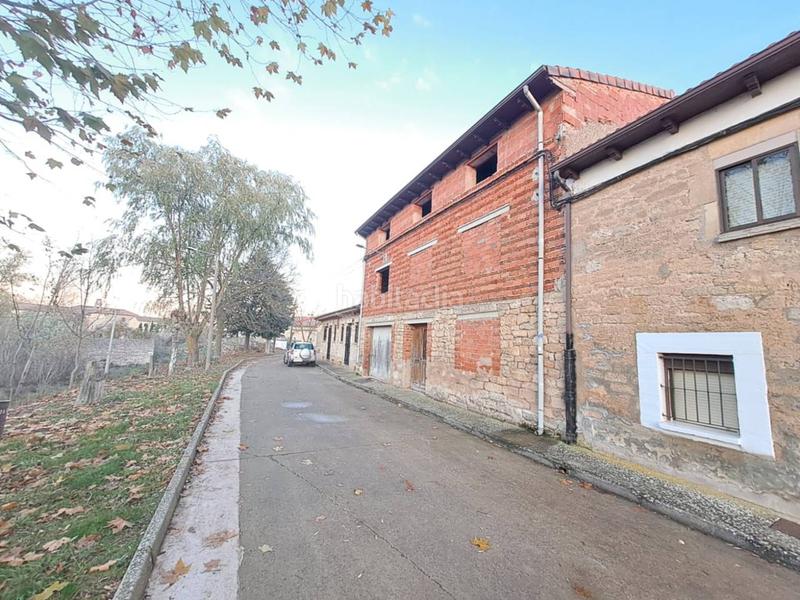 Foto ba8081bc-9898-4da6-acc1-7ade1be648ba. Maison jumelée avec parking dans Quintanilla Vivar