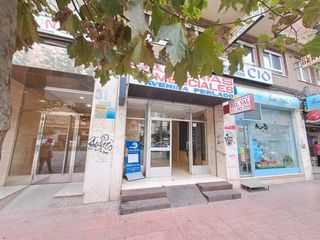 Lloguer Local Comercial  Avenida derechos humanos. Se vende amplio local de 177 m2 para cualquier tipo de negocio e