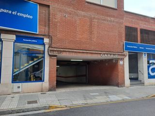 Posto auto  Calle petronila casado. Se vende estupenda plaza de garaje en zona av. del cid