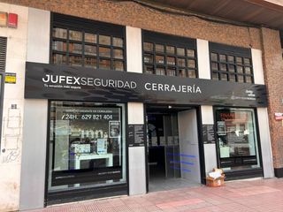 Local Comercial  Avenida paz. Local en la mejor zona comercial de la avd la paz