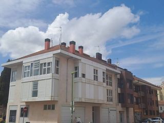 Piso  Calle serramagna. Estrena pisazo de 3 dormitorios 2 baños terraza 2 plazas de gara