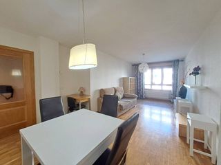 Miete Etagenwohnung  Calle condes de castilfalé. Piso para entrar a vivir 3 dormitorios 2 baños garaje y trastero