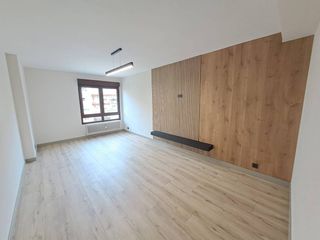 Flat  Plaza santiago. Pisazo con reforma a estrenar en plaza santiago , orientación oe