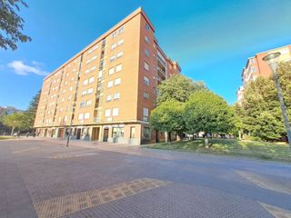 Lloguer Pis  Calle fundación sonsoles ballvé. Precioso piso reformado de 3 dormitorios terraza y garaje en gam