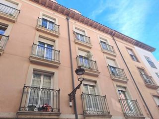 Appartamento  Calle fernán gonzález. Precioso piso para entrar a vivir en pleno casco historico de bu