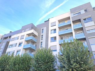 Location Appartement  Calle complutense. Precioso apartamento de un dormitorio con garaje en la zona de l