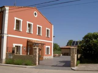 Casa a Cardeñajimeno. Casa rural en venta. pleno funcionamiento.