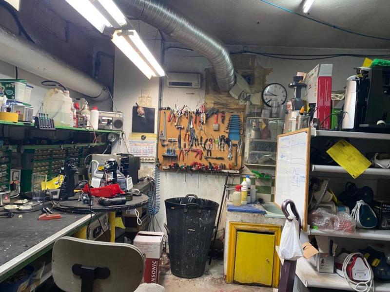 Foto a7784869-ad71-4b93-a728-bf17f0c99068. Alquiler local comercial local en venta en centro en Burgos