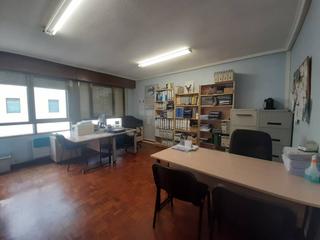 Office space  Arlanzon. Avda arlanzon junto  la subdelegación del gobierno. oficina con