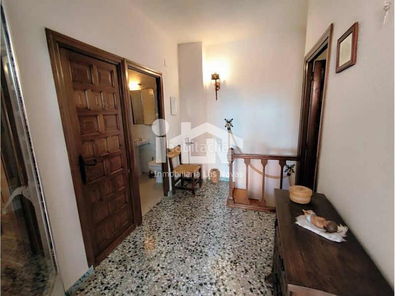 Foto 0fa22674-5e9e-4570-9c48-d1a4554f16e6. Casa amb calefacció a Navas del Marqués (Las)