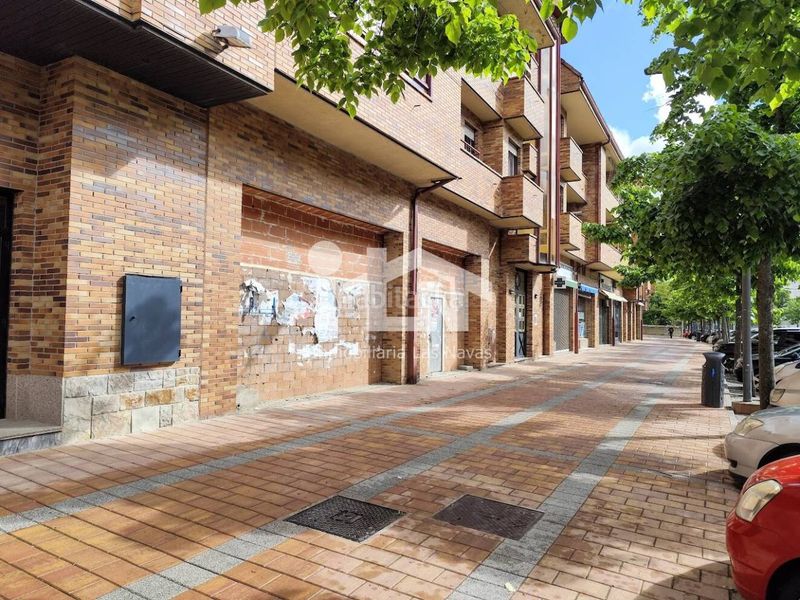 Foto 631c3803-b4fe-42f4-ad47-97c114a94b2a. Local comercial a Navas del Marqués (Las)