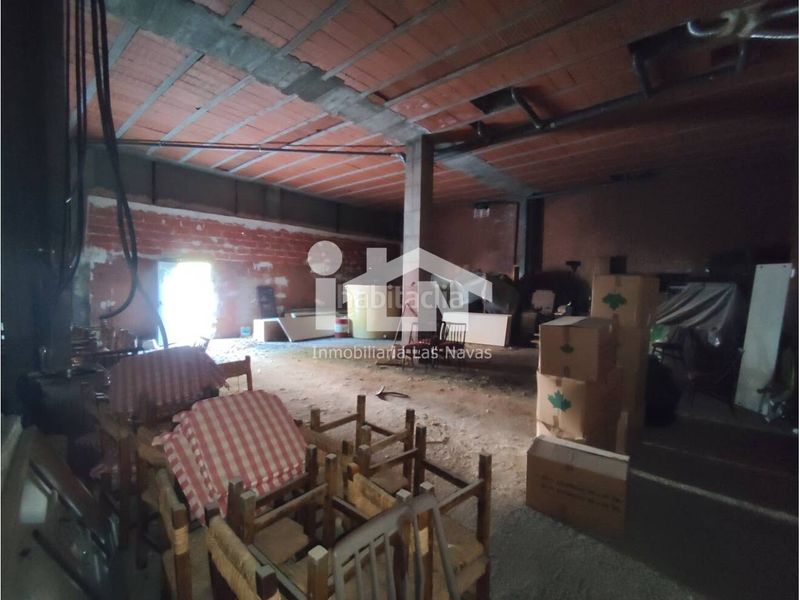 Foto 9ea8fa33-36e2-44ae-bc37-236ef8064918. Local comercial a Navas del Marqués (Las)