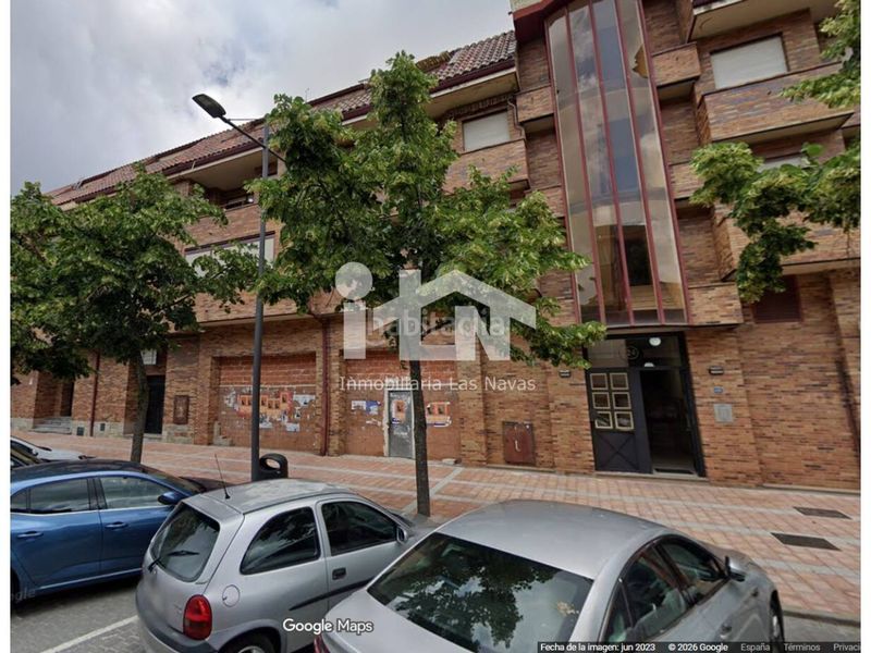 Foto c030c766-b63e-4627-9aa3-76da64e544bc. Local comercial a Navas del Marqués (Las)