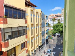 Etagenwohnung in Calle Ramón y Cajal
