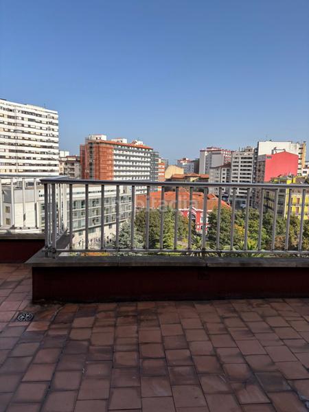 Foto c1817962-481b-475e-b0d3-94ca12f438b7. Lloguer àtic amb calefacció a Centro Gijón
