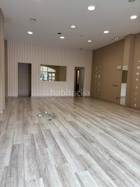 Foto 86b0a790-4374-4918-bd52-10af98a3faee. Alquiler local comercial alquiler local en Llano Gijón