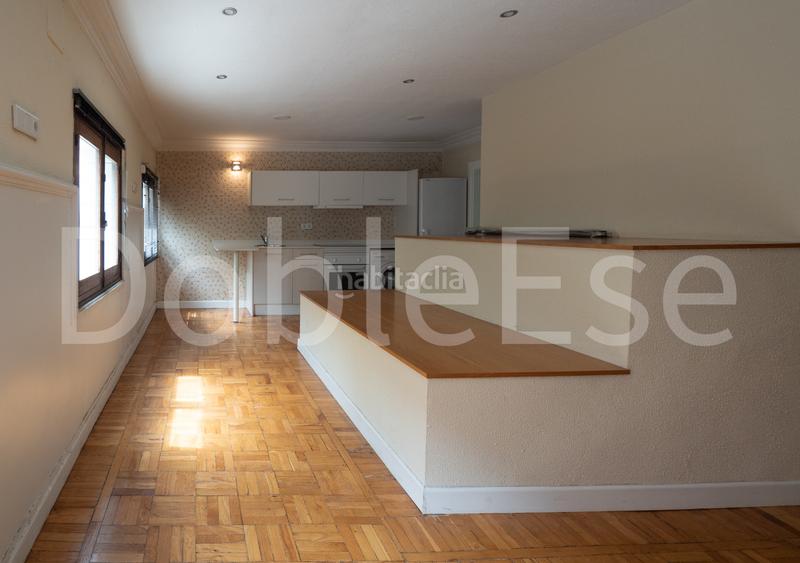 Foto 4daa7e90-79cb-47d1-8615-85bbee4c2334. Piso ocasión venta de loft reformado en zona institutos la milagrosa ideal inversión! descubre este acogedor loft de unos 60 en Gijón