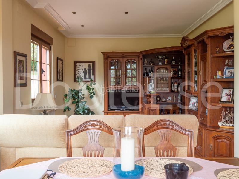 Foto 0ab9a732-cb8a-4d90-9b38-e04727558209. Casa amb calefacció aparcament a Sierín Gijón