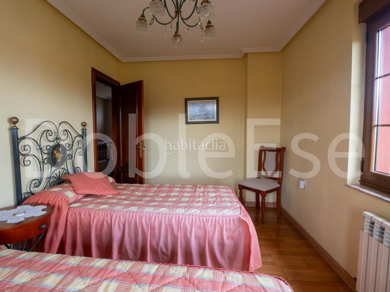 Foto 65e5a5d8-c260-4c6f-8445-a03f7149b48e. Casa amb calefacció aparcament a Sierín Gijón