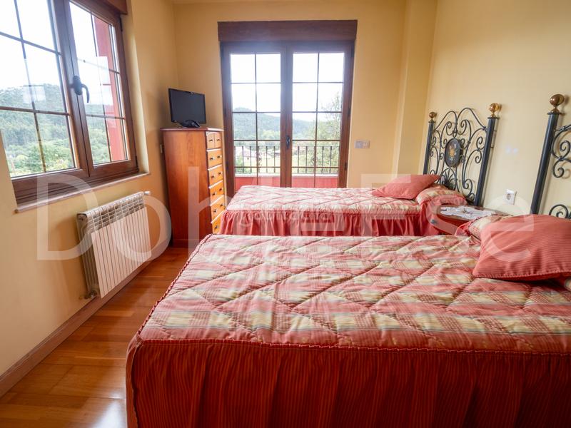 Foto 8429a6b7-18b5-492c-b47a-ce695a1ba8ac. Casa amb calefacció aparcament a Sierín Gijón