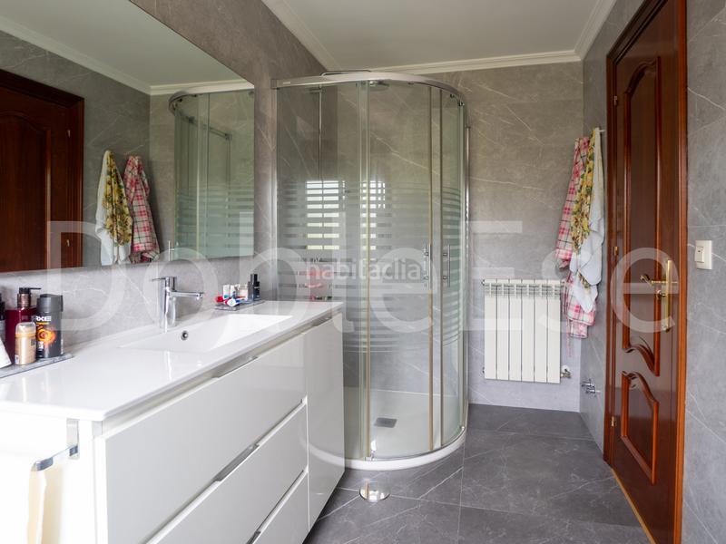 Foto 99b536bc-b66e-425c-9efe-17e97822ad5a. Casa amb calefacció aparcament a Sierín Gijón