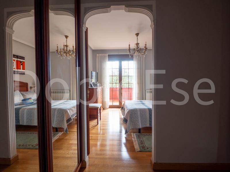 Foto c1426275-c1bf-42b4-923b-e16d78567783. Casa amb calefacció aparcament a Sierín Gijón