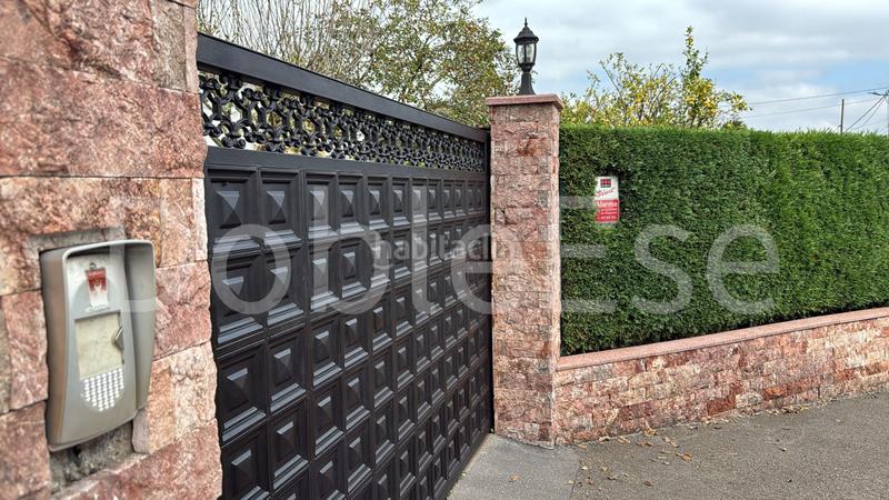 Foto e02ee15e-6d83-4f7c-8fa6-e68d9a3154e0. Casa amb calefacció aparcament a Sierín Gijón