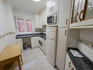 Location Appartement  Gijón - av constitucion. Apartamento en centro de la ciudad. se presenta una inmejorable